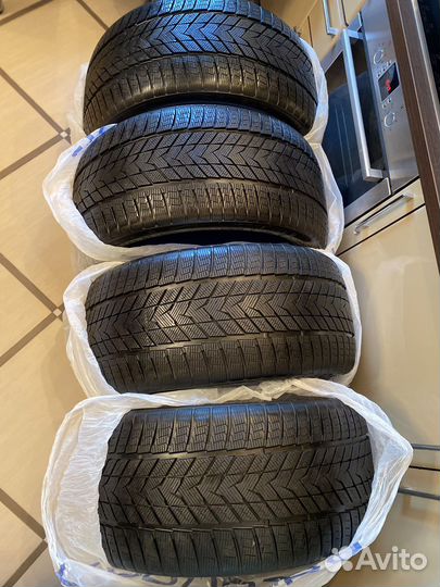 Grenlander IceHawke II 295/35 R21 107H