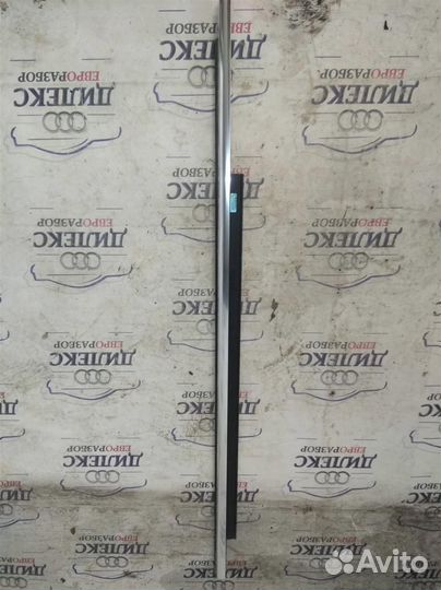 Молдинг передней правой двери Audi A4 (B8) 2007-2