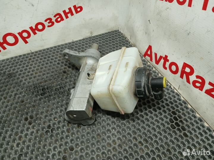 Главный тормозной центр Renault Duster