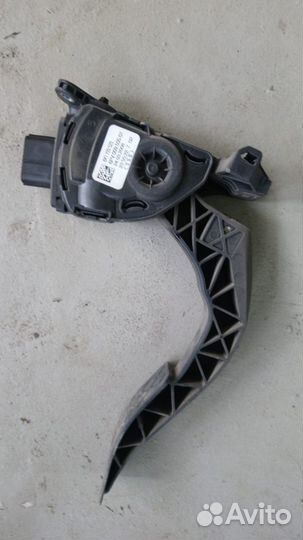 Педаль газа Audi A4 B8