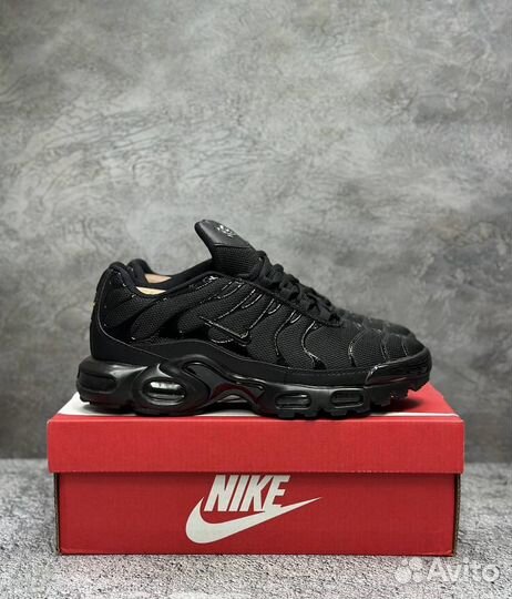 Nike Air Max Plus Triple Black