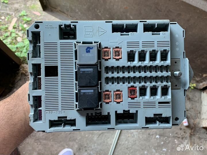 Блок предохранителей Ягуар xf