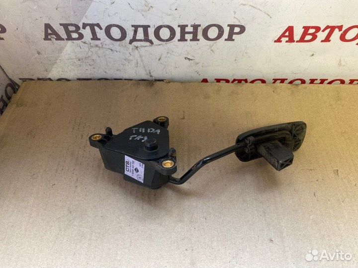 Педаль газа Nissan Tiida 2008