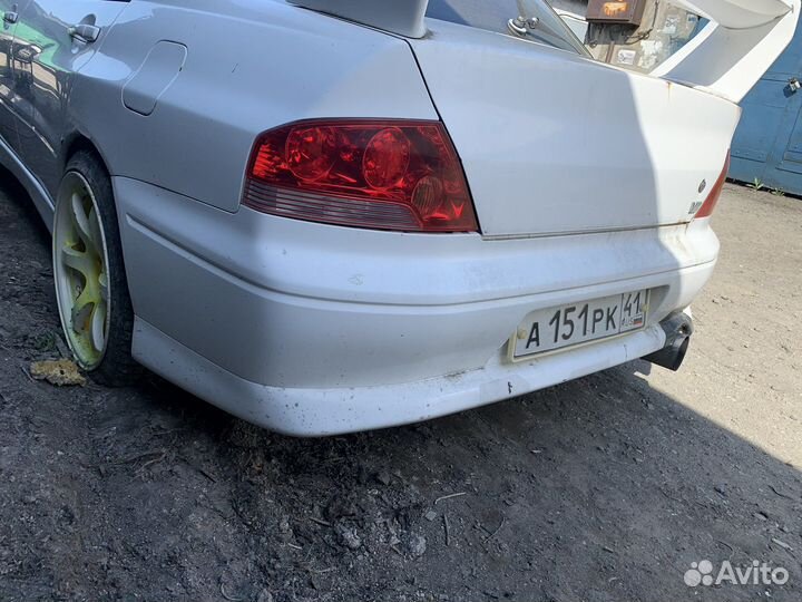 Продам задний бампер mitsubishi kancer evolution 7
