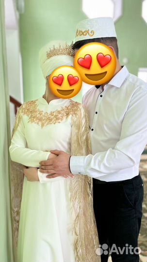 Платье на никах