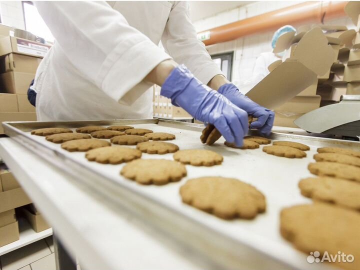 Работник с выпечкой на линию Вахта в мск