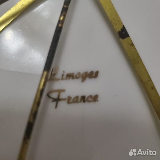 Фарфоровая тарелка