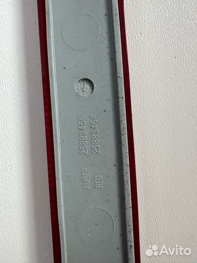 Отражатель заднего бампера на cadillac cts 2