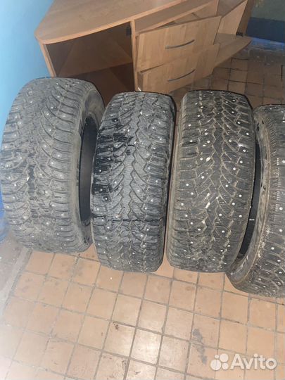 Pirelli Formula Ice 215/55 R16