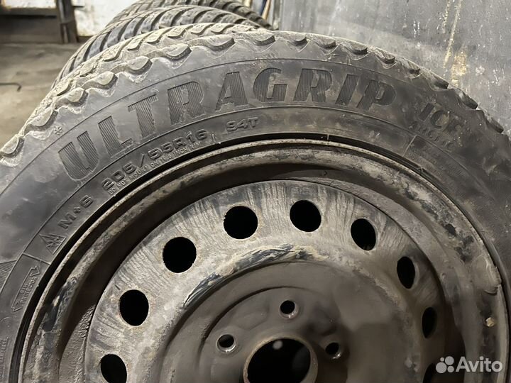 Goodyear Ultragrip Ice Arctic 205/55 R16