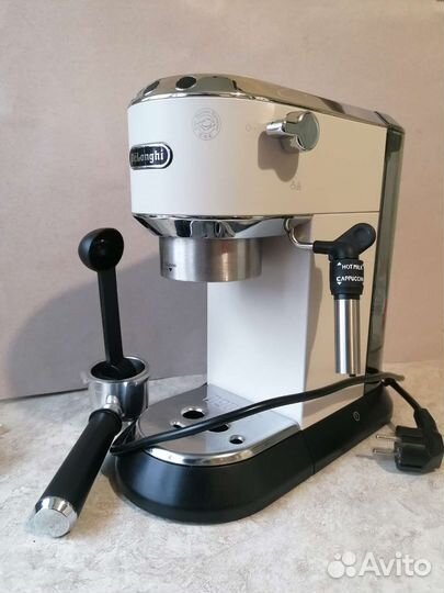 Кофеварка Delonghi EC685 +кофемолка Kitfort kt-744