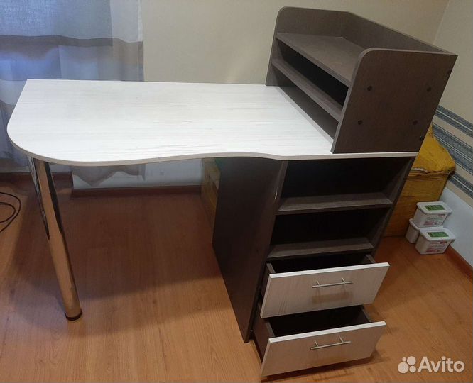 Стол для маникюра бу