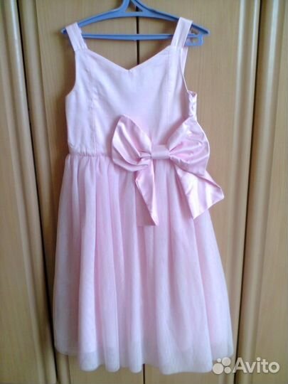 Продаю платье для девочки