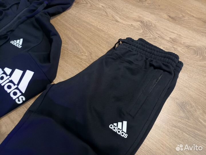 Спортивные костюмы Adidas