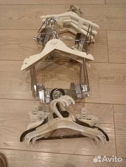 Плечики детские и одежда