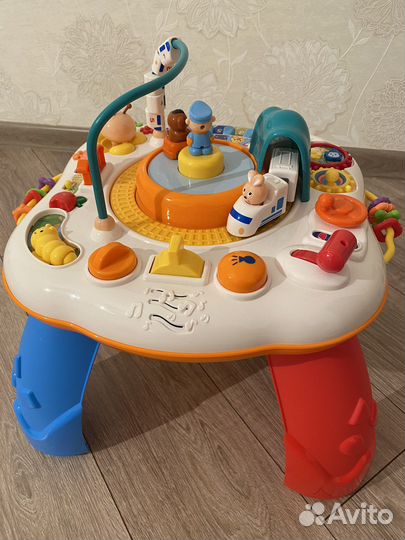 Игровой столик Мир приключений Жирафики