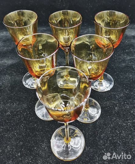 Набор итальянских рюмок и бокалов на ножке