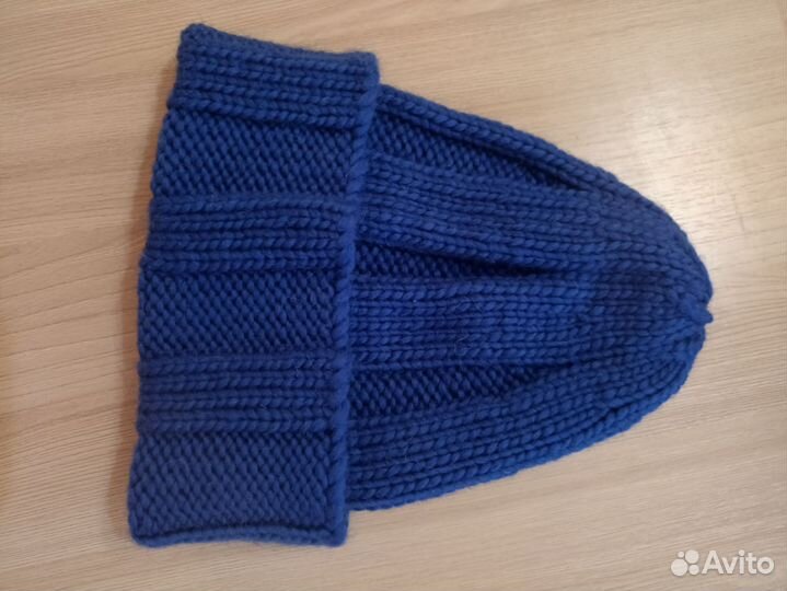 Шапки ручной вязки