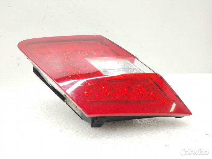 Фонарь крышки багажника (внутренний) левый