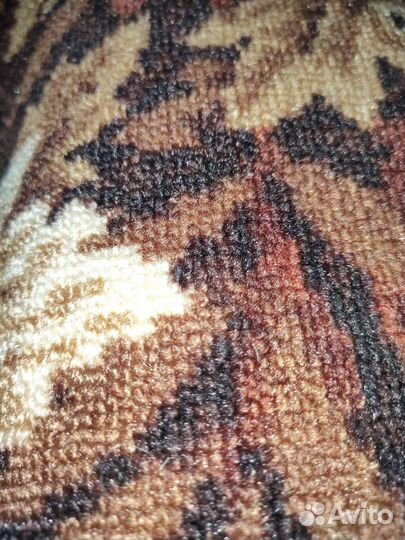 Ковер коричневый большой