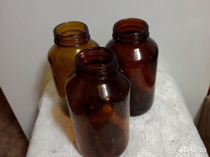 Банки из коричневого стекла