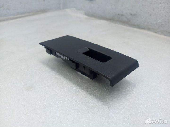 Накладка кнопки стеклоподъемника skoda rapid