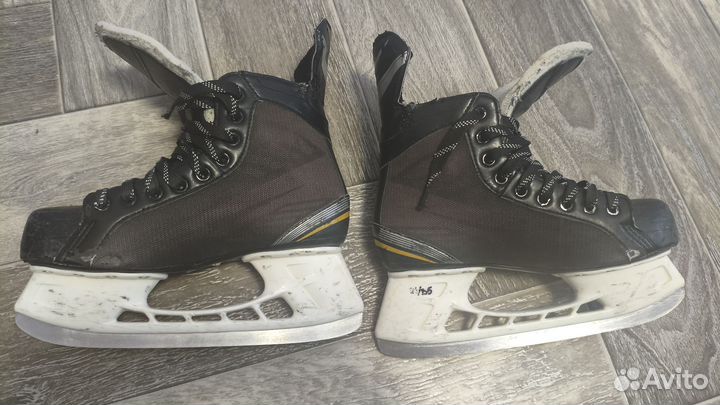 Хоккейные коньки bauer