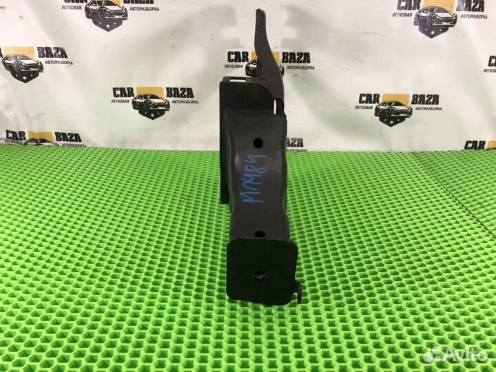 Кронштейн усилителя переднего бампера правый R