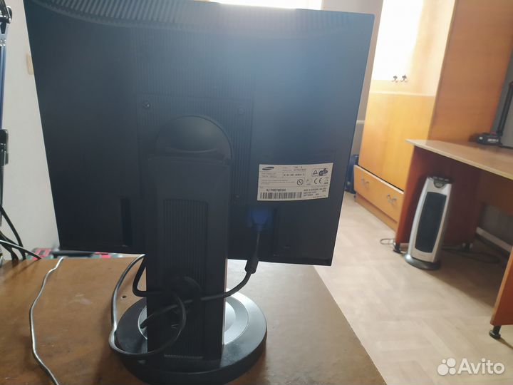 Samsung syncmaster 713n