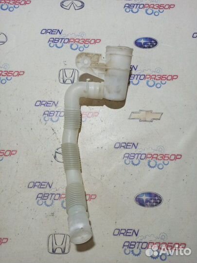 Горловина бачка стеклоомывателя Skoda Octavia A5