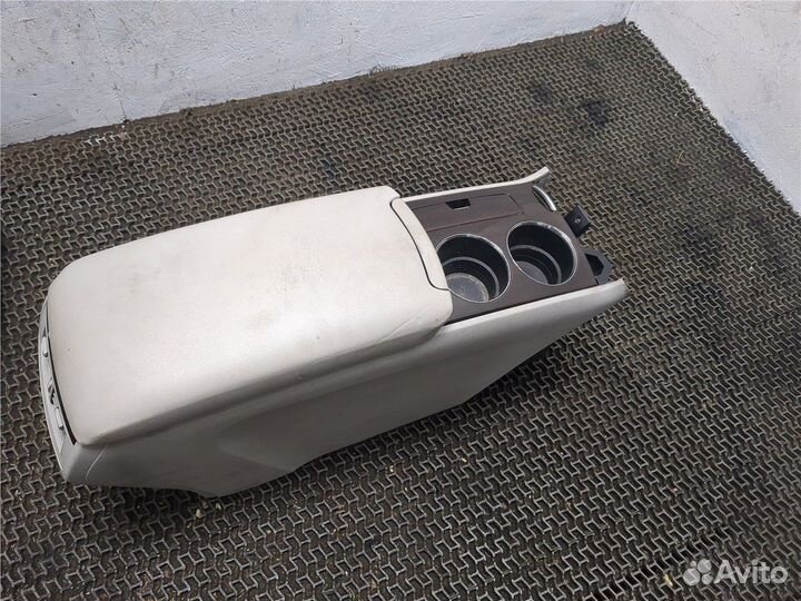 Консоль салона Toyota Venza, 2010