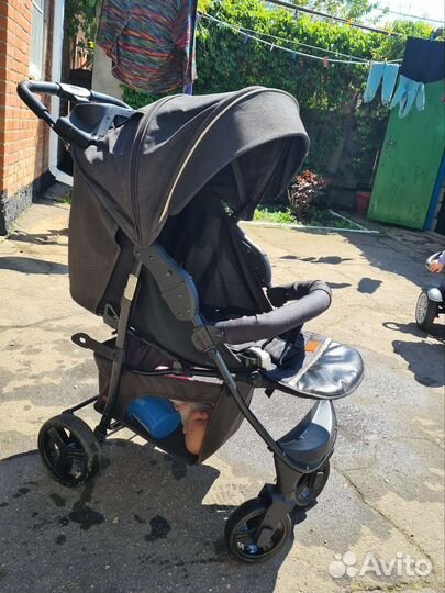 Прогулочная коляска