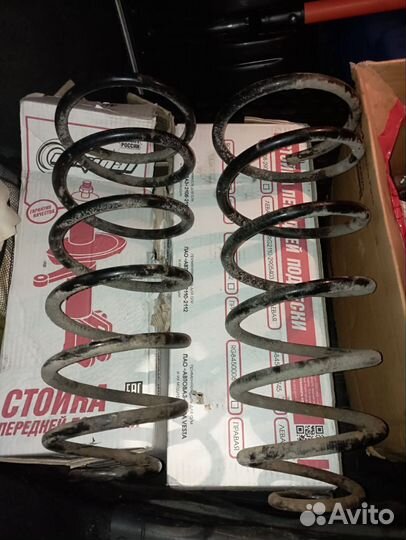 Стойки калина рабочие с пружинами