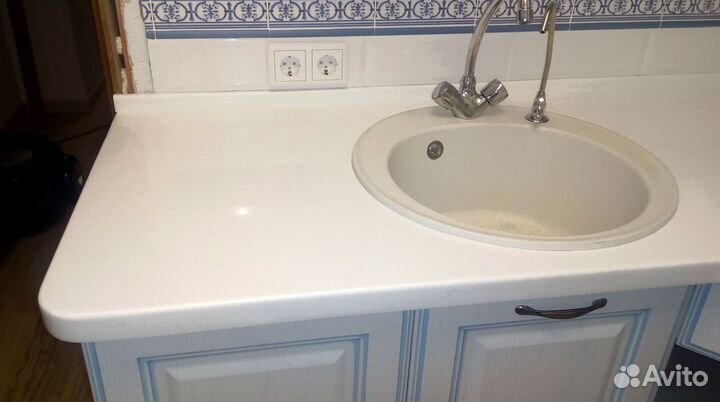 Столешница для ванной из искуственного камня