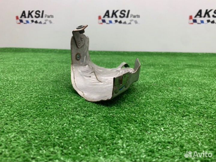 Теплоизоляционный экран правый Bmw 6 F13 N63B44B