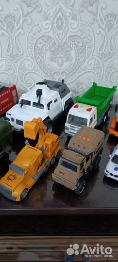 Игрушки машинки пакетом
