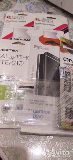 Чехлы на телефоны много