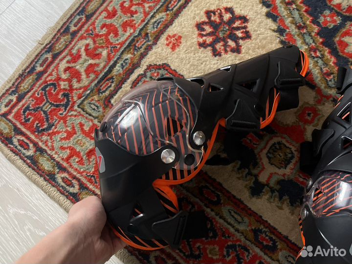 Наколеники для эндуро