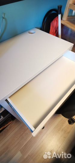 Стол письменный Микке икеа