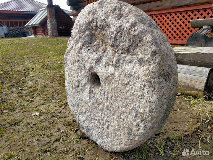 Каменный жернов