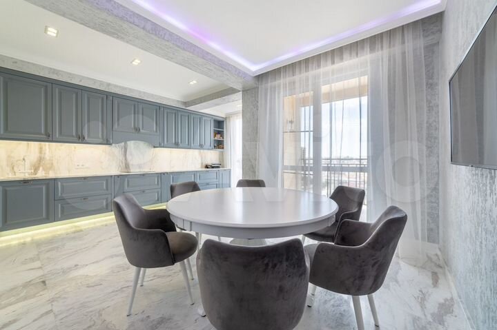 4-к. квартира, 200 м², 8/8 эт.