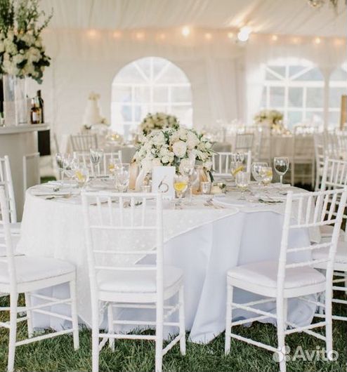 Стулья белые/прозрачные 