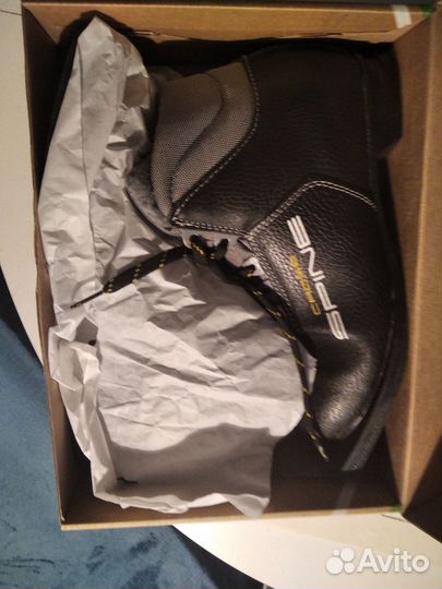 Ботинки лыжные