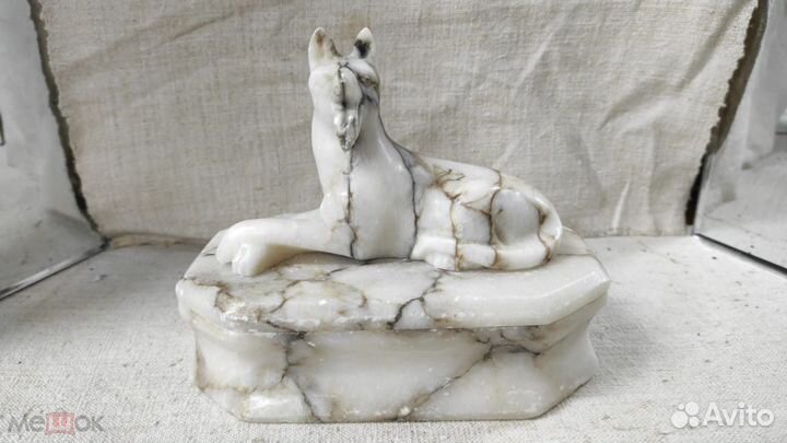 Шкатулка. Мрамор. Статуэтка собаки. СССР