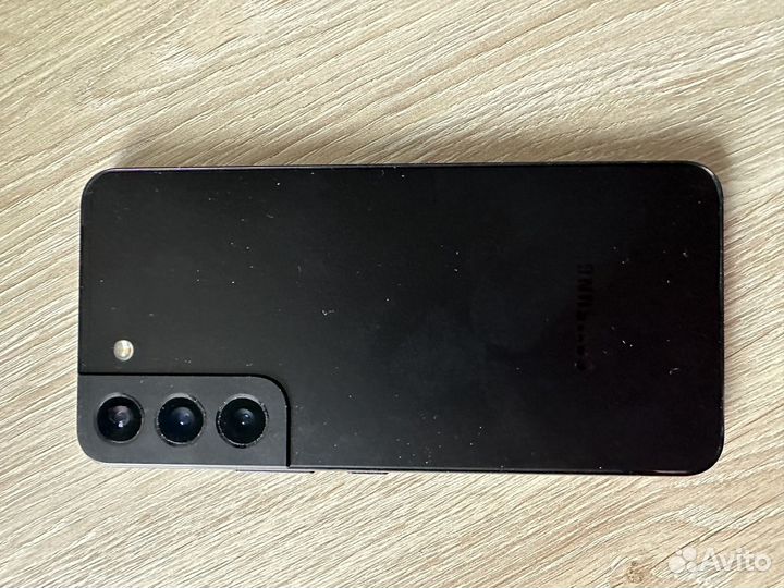 Samsung Galaxy S22, 8/256 ГБ