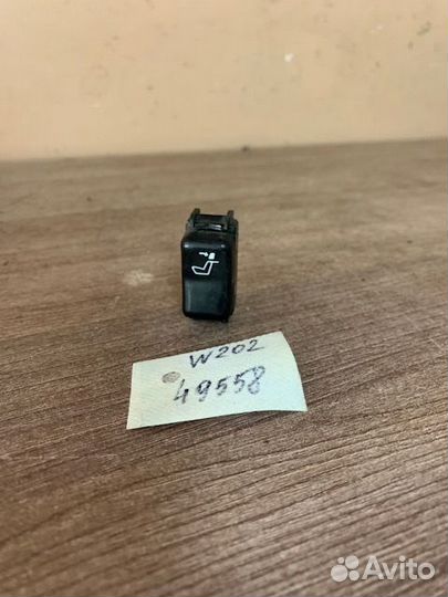 Кнопка регулировки подголовника Mercedes Benz W202