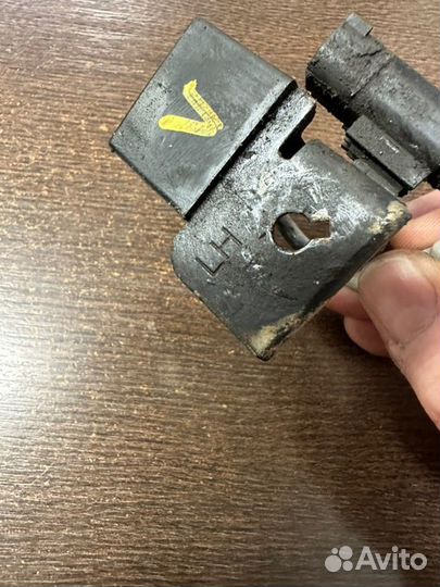 Датчик передний левый Kia K900 RJ G6DM 2019