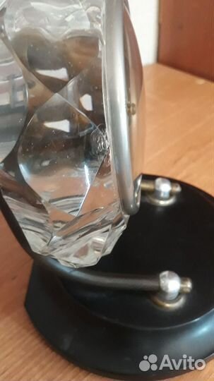 Часы настольные маяк