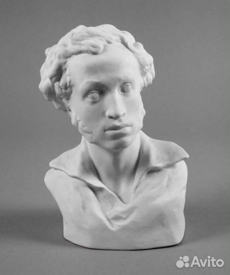 Фарфоровый бюст А.С. Пушкина времён СССР