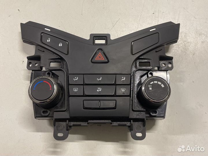 Блок управления отопителем Chevrolet Cruze